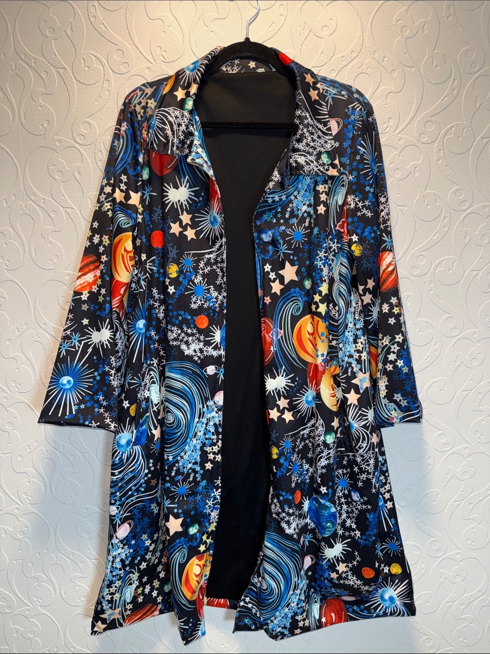 Women's Black Space-Print Long lightweight Coat - Picture 3 of 6